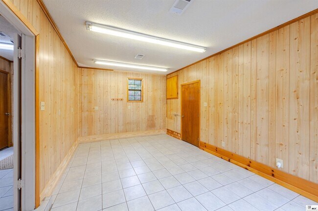 Building Photo - 129 LA-860