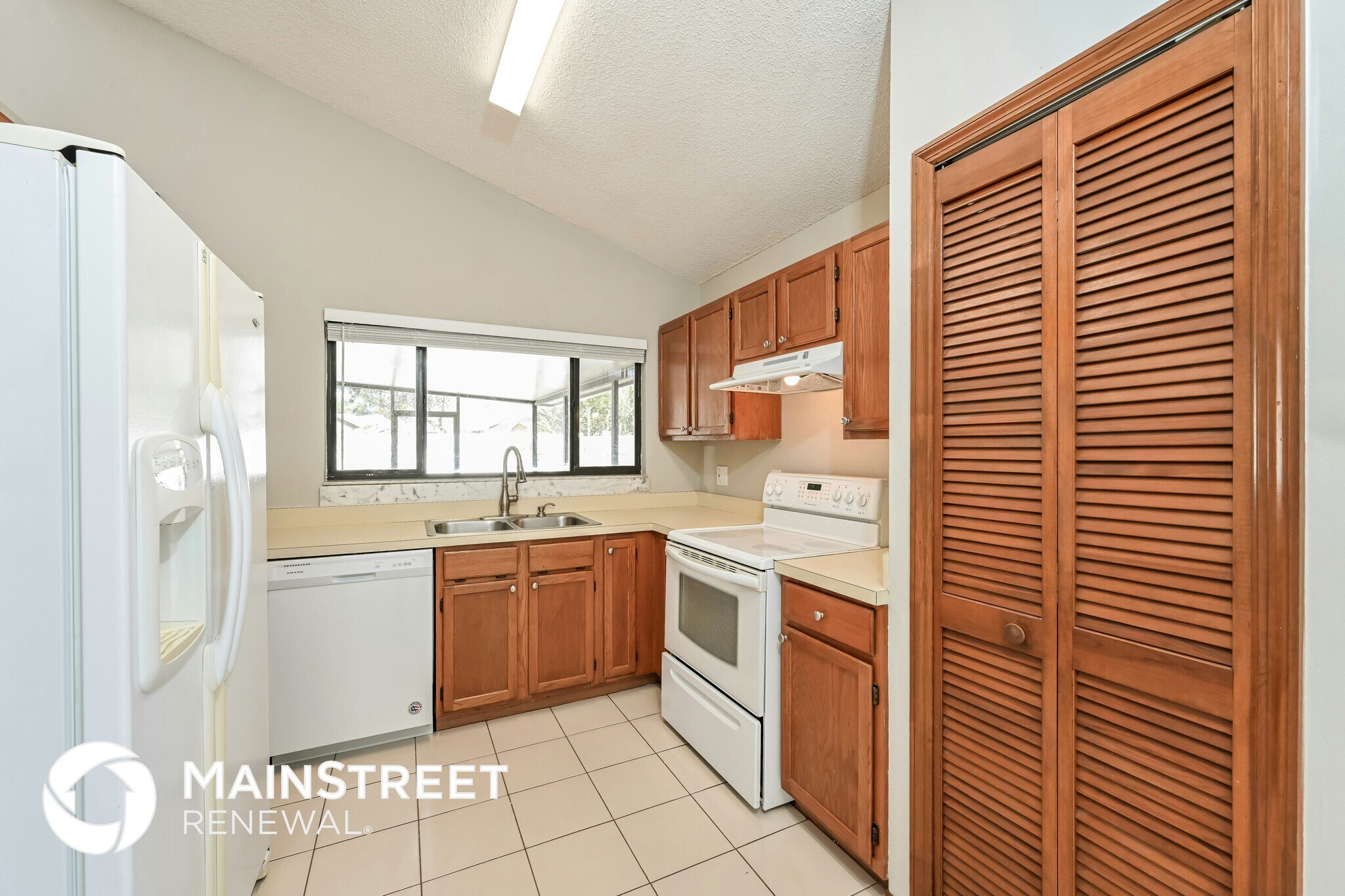 Building Photo - 267 Lakebreeze Cir