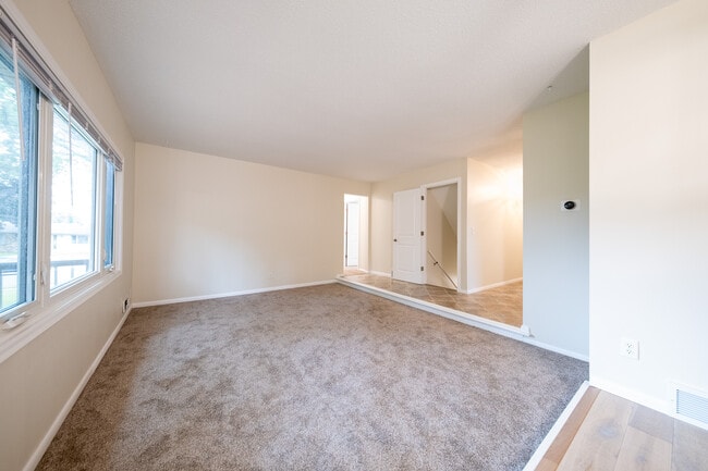 Building Photo - 14200 Elgin Ct