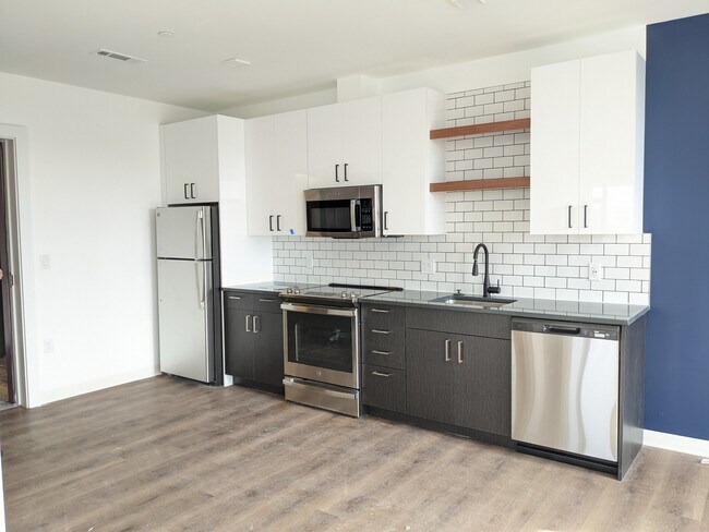 Primary Photo - 91 Brighton Ave