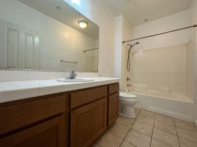 Building Photo - 5 BEDROOM HOME FOR LEASING IN West Covina