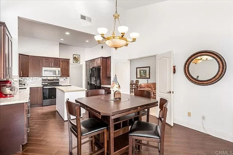 Building Photo - 1742 Hermosita Dr