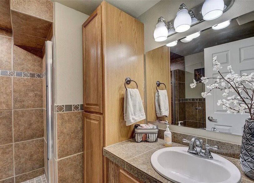 Building Photo - 9673 Rockhampton Way