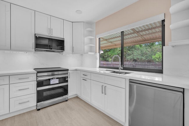 Building Photo - 3020 N 34th St
