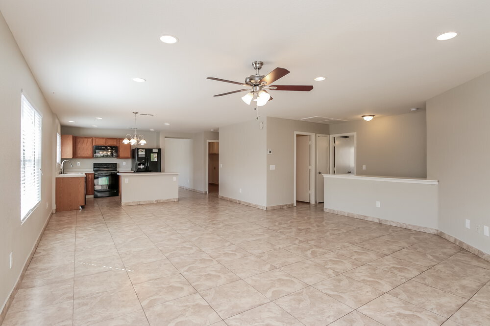 Building Photo - 2768 W San Carlos Ln
