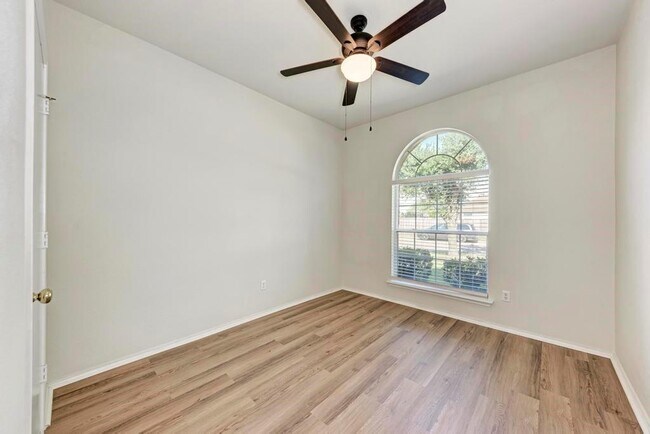 Building Photo - 1203 Tricia Cove