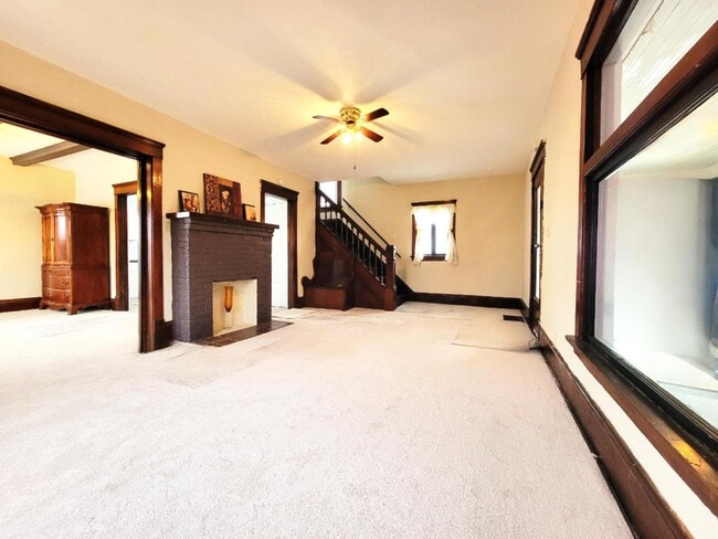 Building Photo - 2004 Cleveland Ave NW