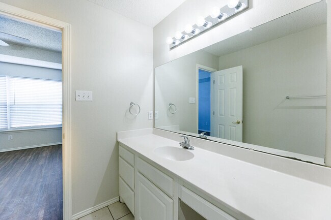 Building Photo - 3102 109th St