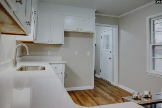 Building Photo - 2475 Drexel Dr