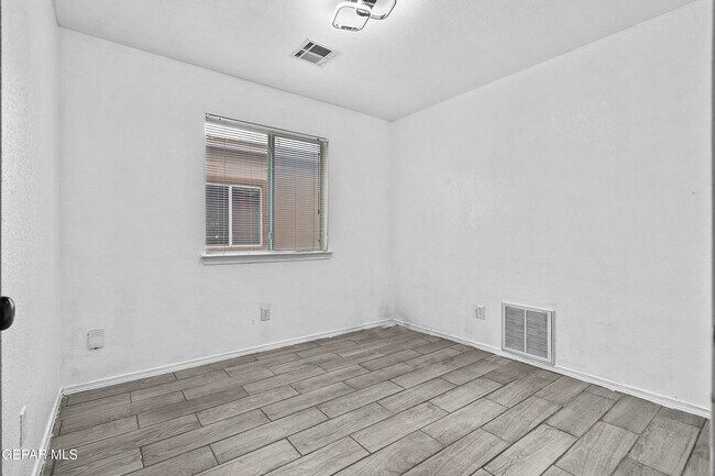 Building Photo - 12732 Roberto Nunez Ln