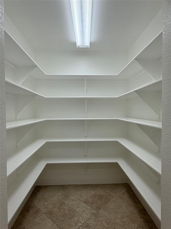 Building Photo - 2424 Arbor Dr