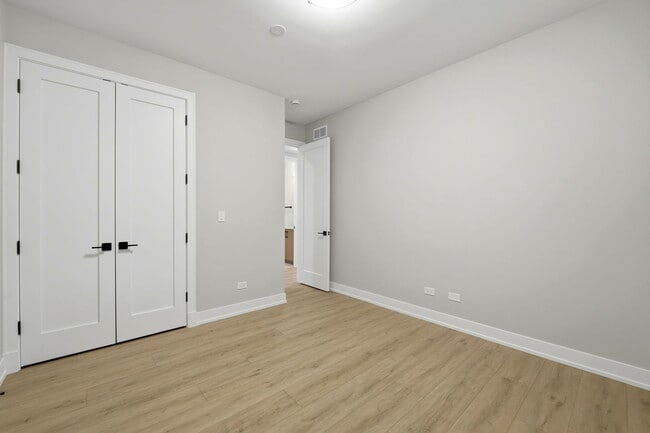 Building Photo - 2355 W Flournoy St