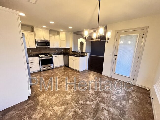 Building Photo - 206 Peyton St