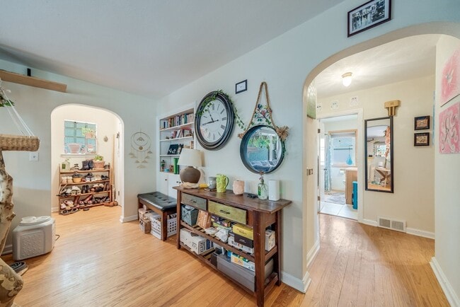 Building Photo - Charming 2-Bedroom Home with Bonus Space &...