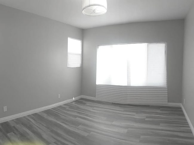 Building Photo - 2215 S Highland Ave