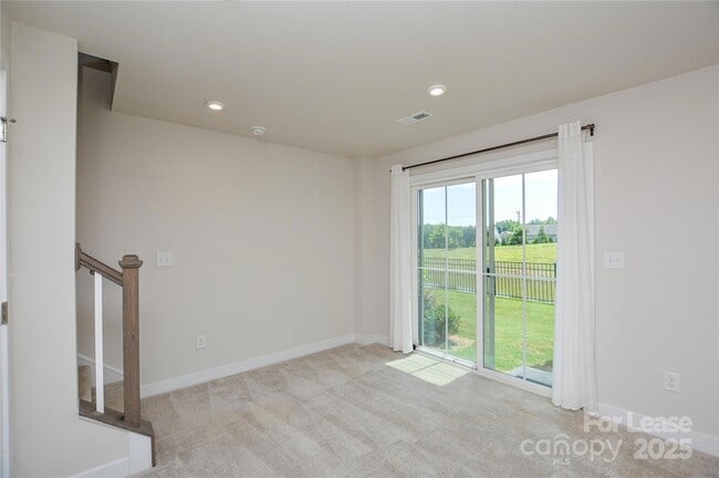 Building Photo - 9833 Oaklawn Blvd NW
