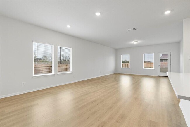 Building Photo - 104 Boondoggle Rdg