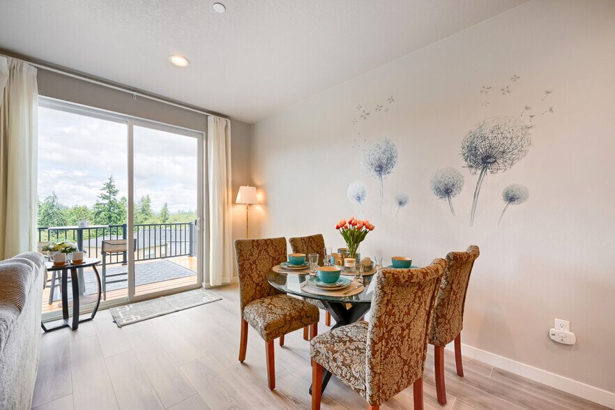 Building Photo - 2614 Waterlily Dr