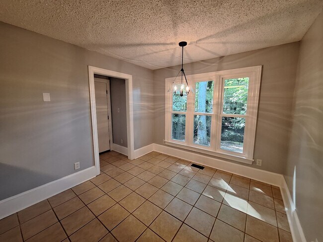 Building Photo - 212 Earle Ct