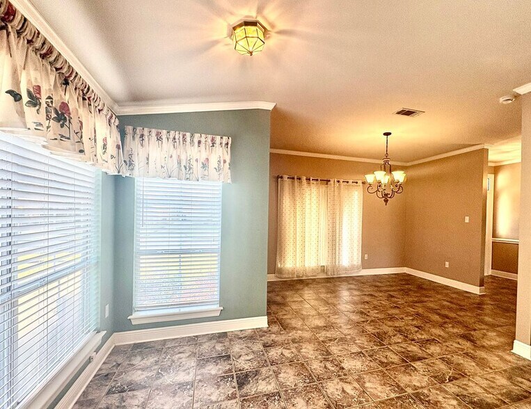 Building Photo - 11117 Gold Cup Ave