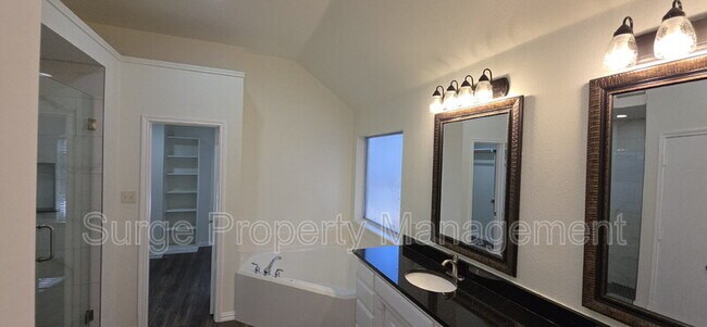 Building Photo - 629 Dorchester Dr