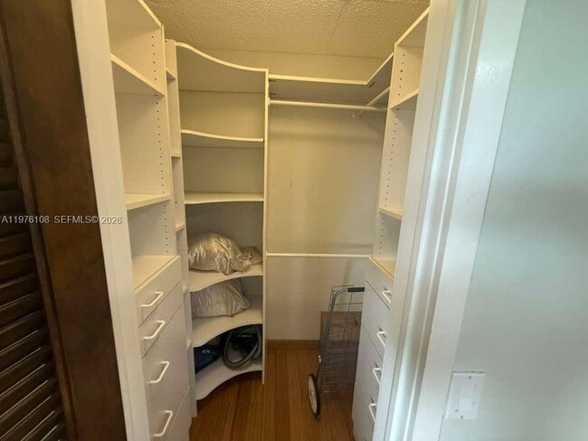 Building Photo - 2201 Brickell Ave