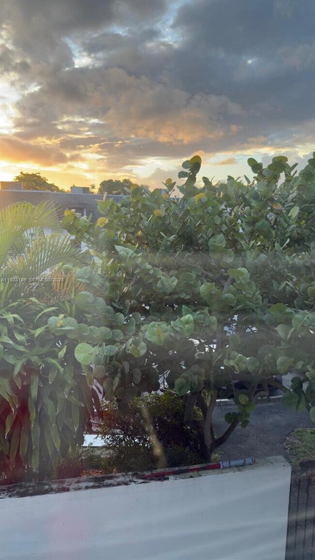 Building Photo - 3908 SW 67th Terrace