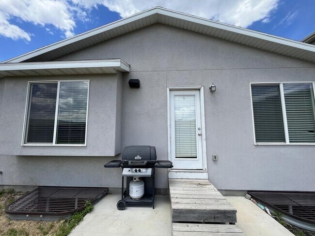 Building Photo - 621 Koins Way