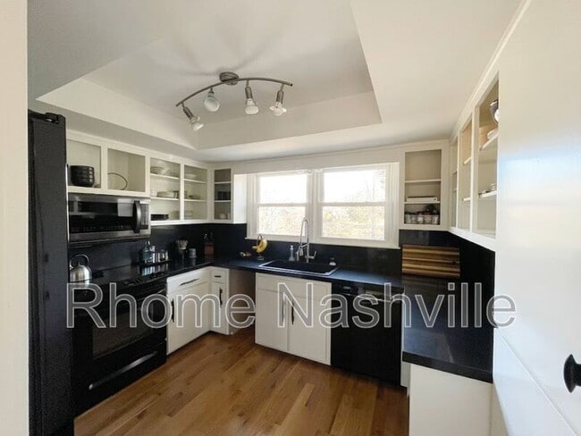 Building Photo - 401 Bowling Ave