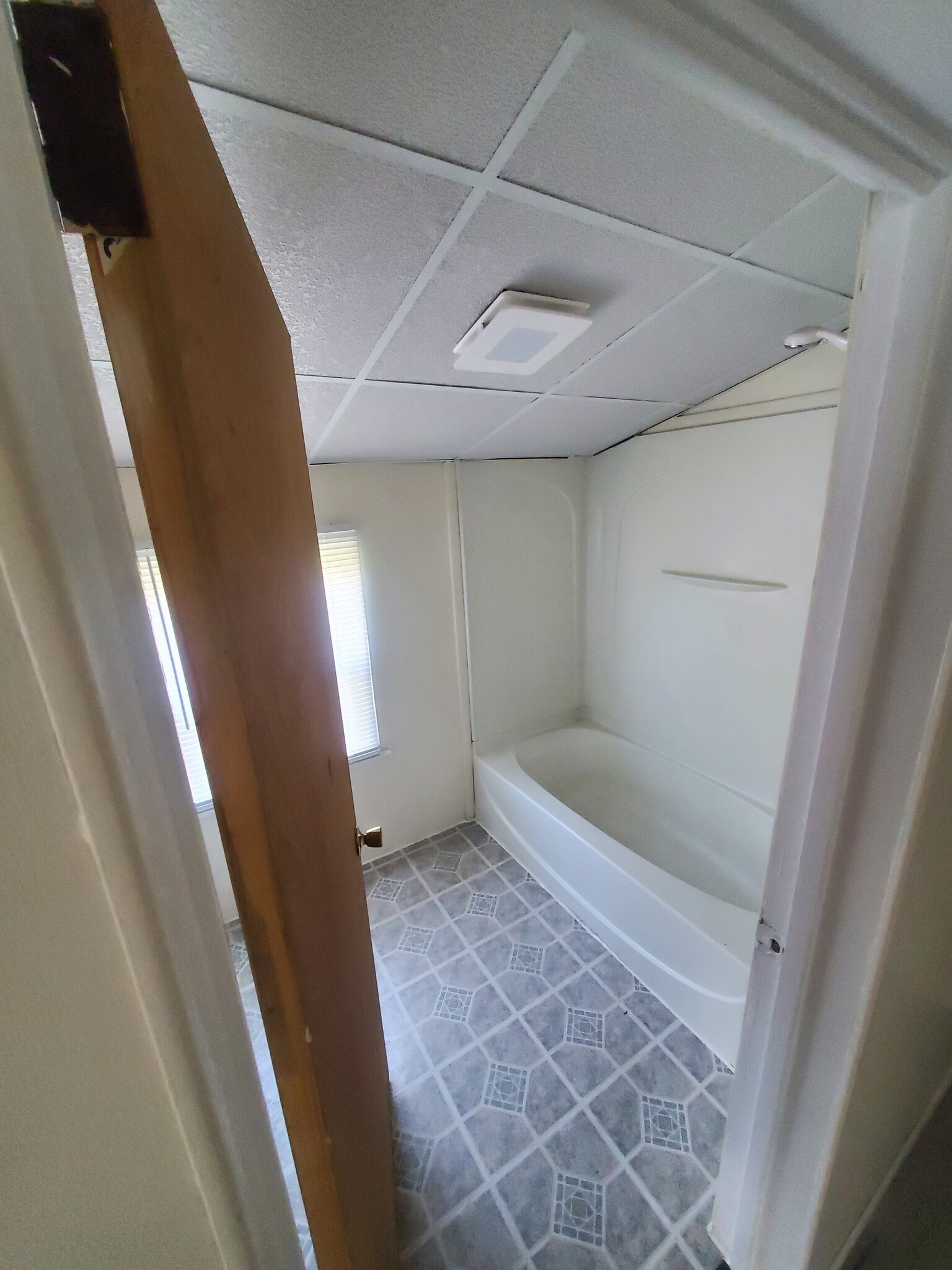 Building Photo - 612 4th Ave