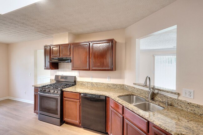 Building Photo - 665 Walnut Creek Dr NW