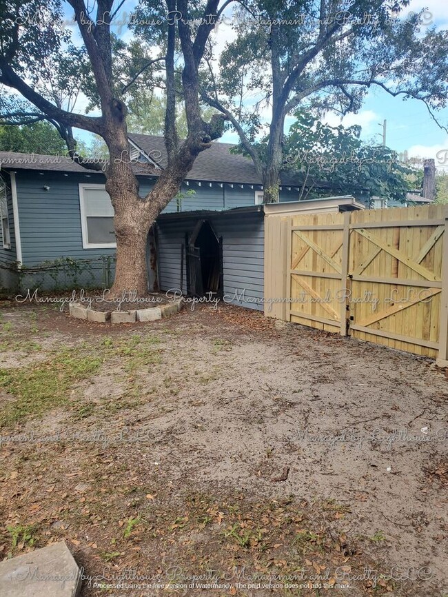 Building Photo - 2 Bedroom / 2 Bathroom Home in Historic Springfield ? Huge Fenced Yard