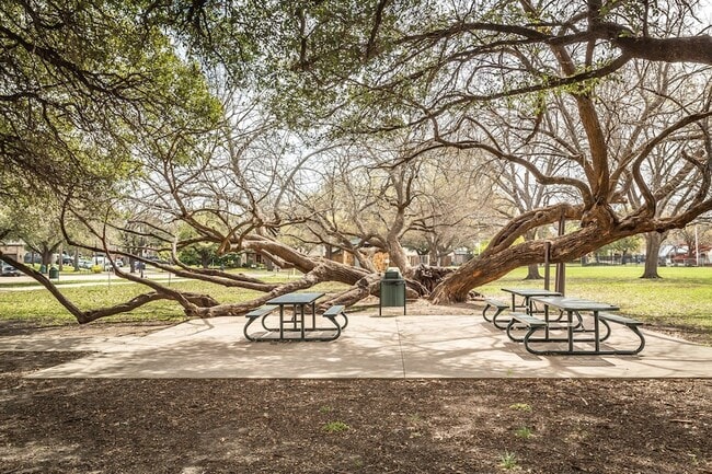 Building Photo - 6112 Llano Ave