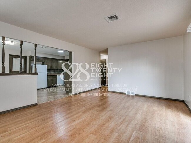 Building Photo - Midwest City 3 Bed/2 Bath House with Attached Two-Car Garage!