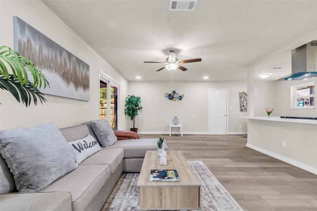 Building Photo - 1714 Pamela Ln