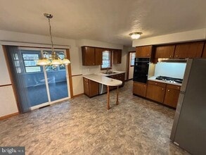 Building Photo - 2349 Redwood Rd