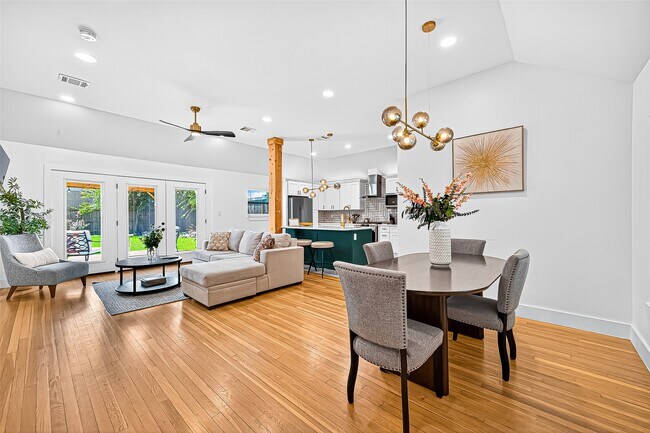 Building Photo - 5121 Locust St