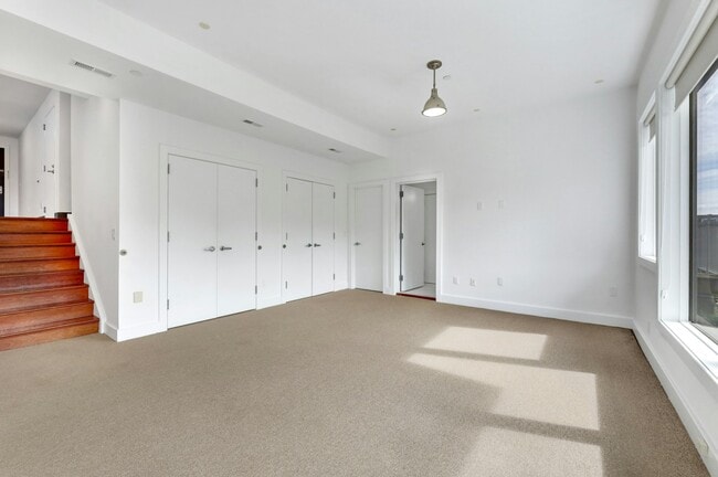 Building Photo - 22 Vela Way