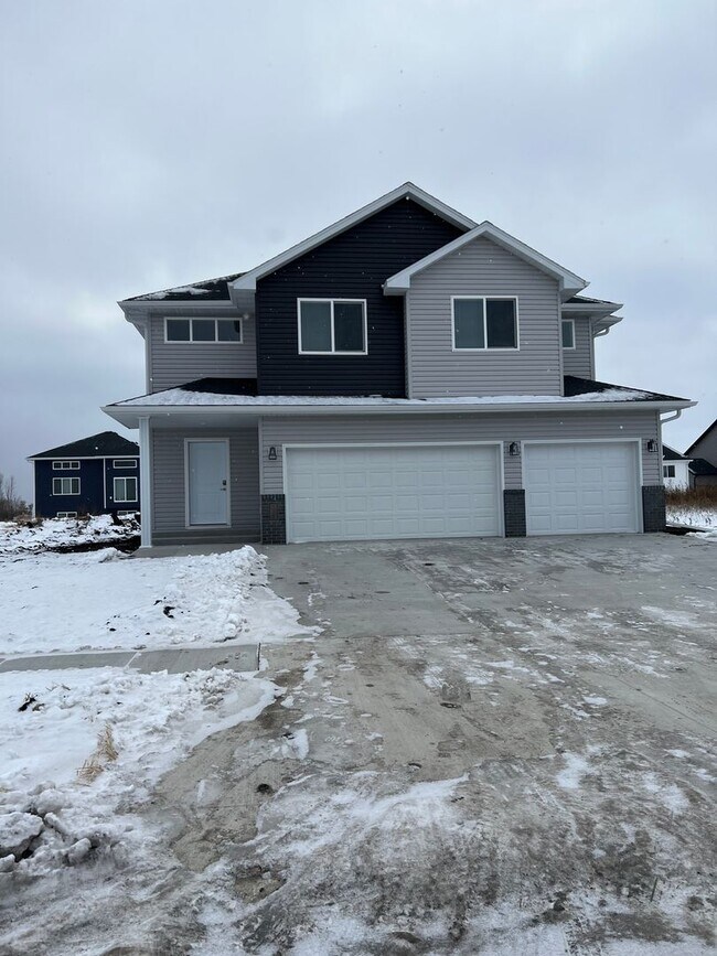 New 4 Bedroom/3 Bathroom House Rent With... 1115 Marlys Dr W West