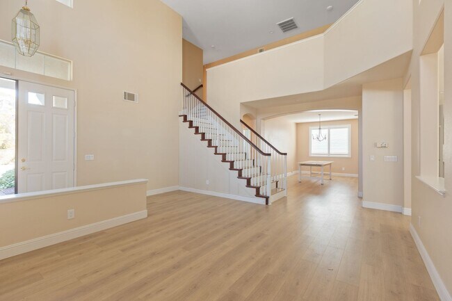 Building Photo - 26523 Starling Ct