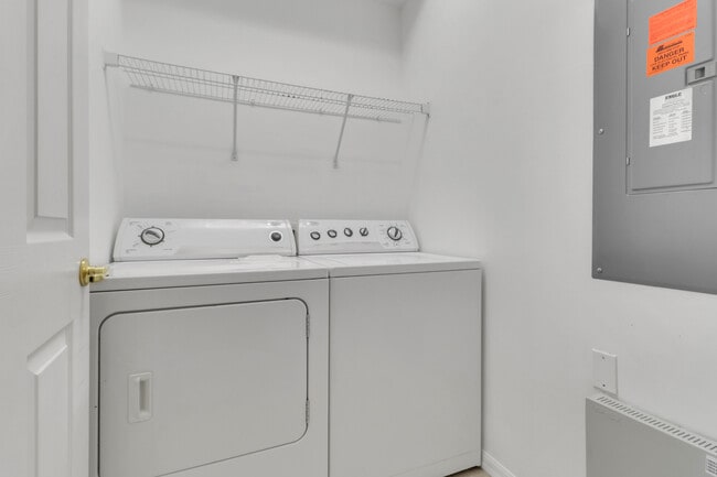 Building Photo - 14130 Winchester Ct