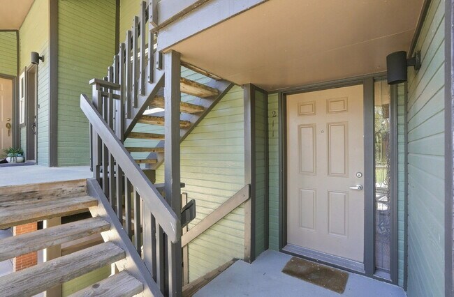 Building Photo - $2,340.95, 2 Bed 2 Bath Condo in Boulder with In Unit Laundry!