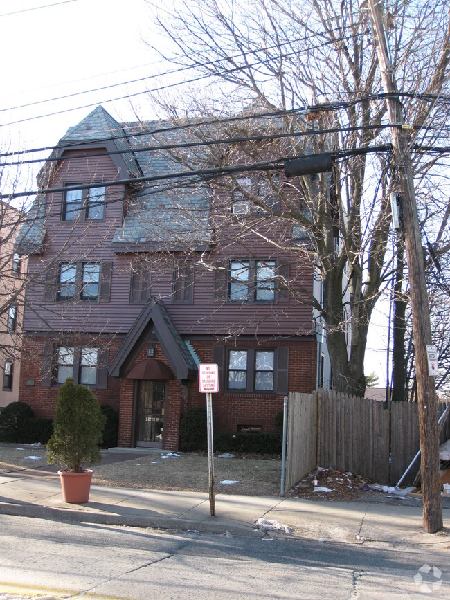 Building Photo - 63 Rhame Ave