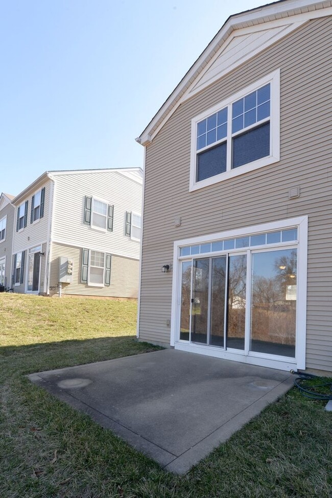 Building Photo - 4939 Heritage Heights Cir