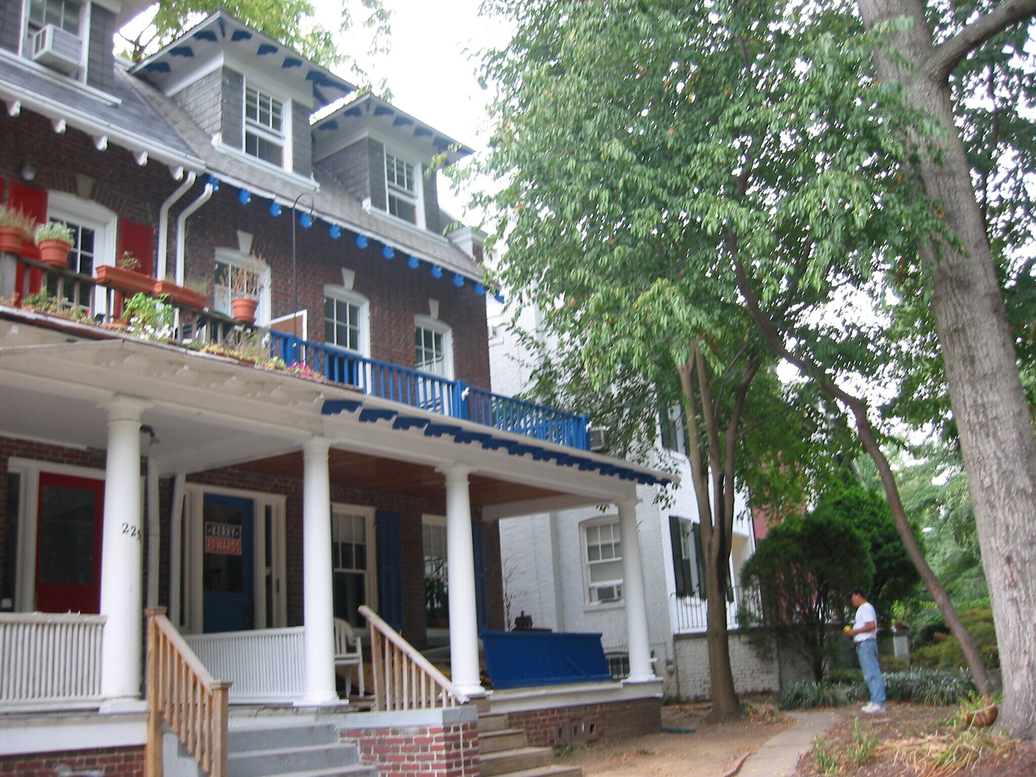 Building Photo - 2258 Cathedral Ave NW