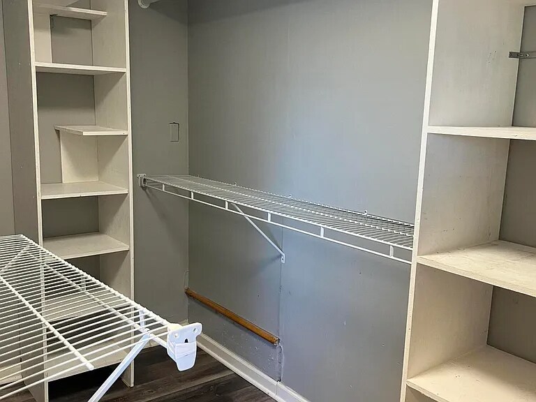 Building Photo - 11423 Delvin Dr