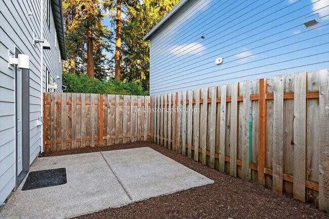 Building Photo - 13838 SE Knight St