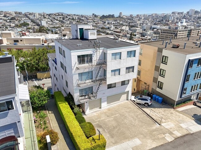 Building Photo - 90 Terra Vista Ave