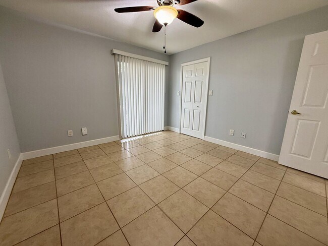 Building Photo - One bedroom one bathroom condo in Palmer Ranch