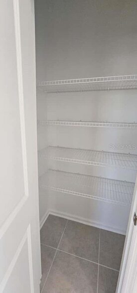 Building Photo - 548 Hart Ln